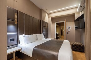 HELMIRAGE Frattina Suite