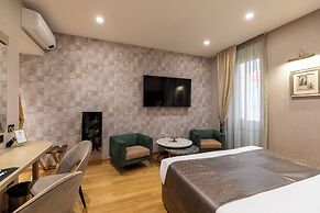 HELMIRAGE Frattina Suite