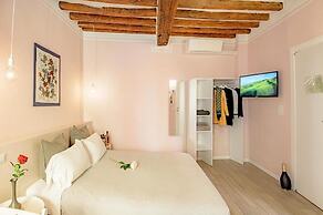 LA CASA DEL VINO-THE WINE HOUSE