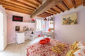 LA CASA DEL VINO-THE WINE HOUSE