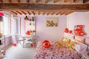 LA CASA DEL VINO-THE WINE HOUSE