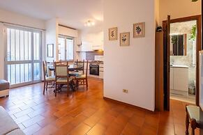 Claudia Flat - near the beach & parking