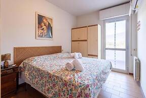 Claudia Flat - near the beach & parking