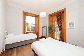 Detached House with Sea Views & Parking