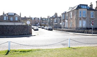 Detached House with Sea Views & Parking