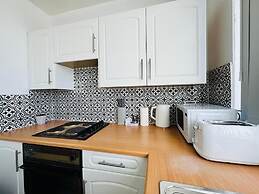 Home Studio  Free Parking Prime Location