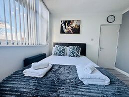 Home Studio  Free Parking Prime Location