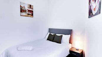 Spacious Home Near Seafront Perfect For Groups