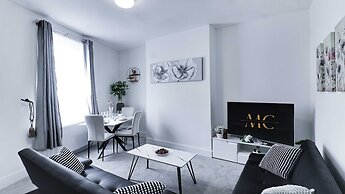 Spacious Home Near Seafront Perfect For Groups