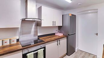 Spacious Home Near Seafront Perfect For Groups