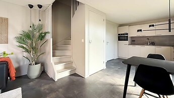 Modern Forest Home Near Beach