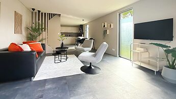 Modern Forest Home Near Beach