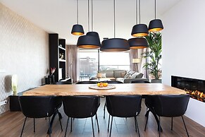 Chic Apartment for 8 With Seaview