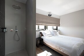Chic Apartment for 8 With Seaview