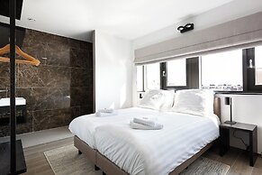 Chic Apartment for 8 With Seaview