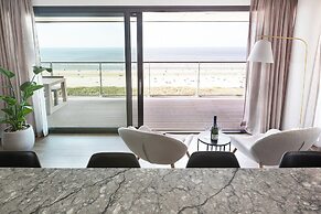 Chic Apartment for 8 With Seaview