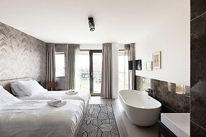Chic Apartment for 8 With Seaview