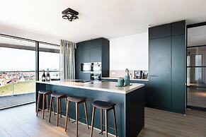 Chic Apartment for 8 With Seaview