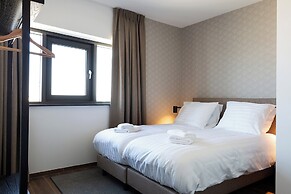 Chic Apartment for 8 With Seaview