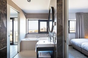 Chic Apartment for 8 With Seaview