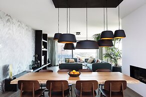 Chic Apartment for 8 With Seaview