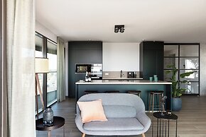 Chic Apartment for 8 With Seaview