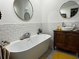 Charming and Comfortable Holiday Home in Melay