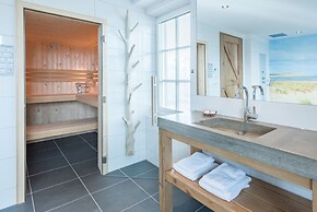 Grand Villa With Sauna & Jacuzzi