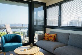 Stylish Boathouse on Lake Sneeker