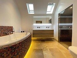 Farmhouse With Turkish Steam Bath
