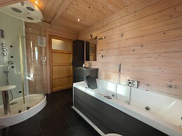 Villa With Sauna & Tub