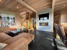 Villa With Sauna & Tub
