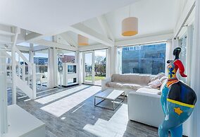 Beachfront Coastal Villa in Renesse for 6