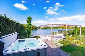 Water Villa, Sauna & Beach