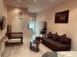 Apartment Sleeps 3 With Parking and Garden
