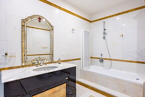 Luxury Toledo 22