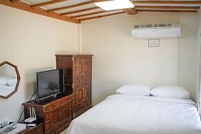 Cheongsong HANOK HOTEL ANN
