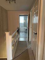 House - Sleeps 6 - Private Garden & Parking