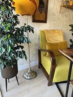 House - Sleeps 6 - Private Garden & Parking