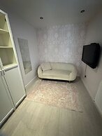 House - Sleeps 6 - Private Garden & Parking