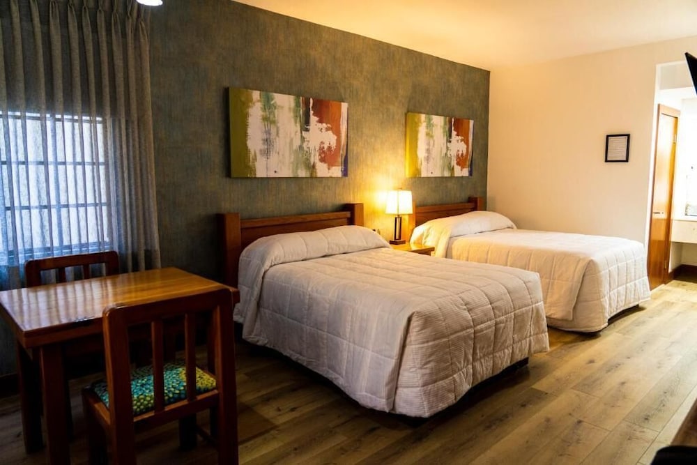 Hotel Suites EL Paseo