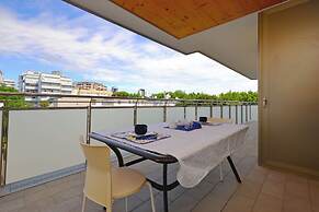 Seaside Flat With Spacious Balcony