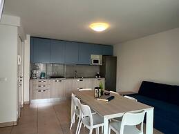 Seaside Flat With Spacious Balcony