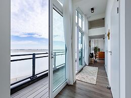 Penthouse With Beach View
