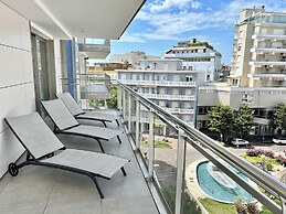 Central Flat 150 mt From Beach
