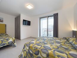 Central Flat 150 mt From Beach