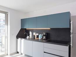 Bright Flat in Prime Location