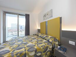 Spacious Apartment Near Beach