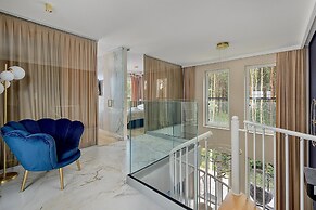 Two-level Apartment, Private Terrace With Jacuzzi
