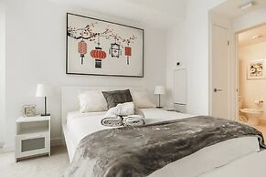 Luxury Suites Downtown with Parking